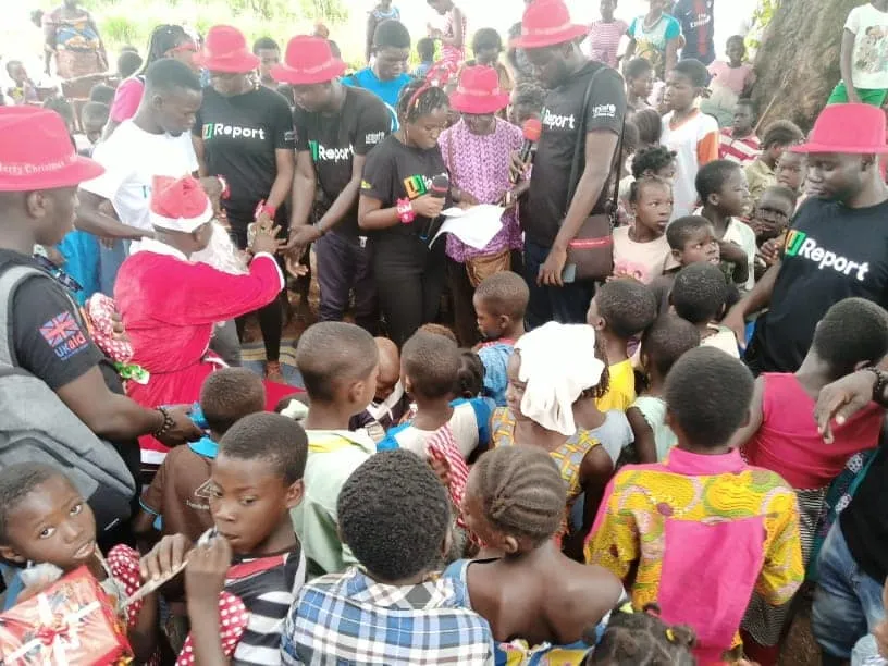 Galerie - Une Première Magique : Noël s'invite à Kouakoublékro !